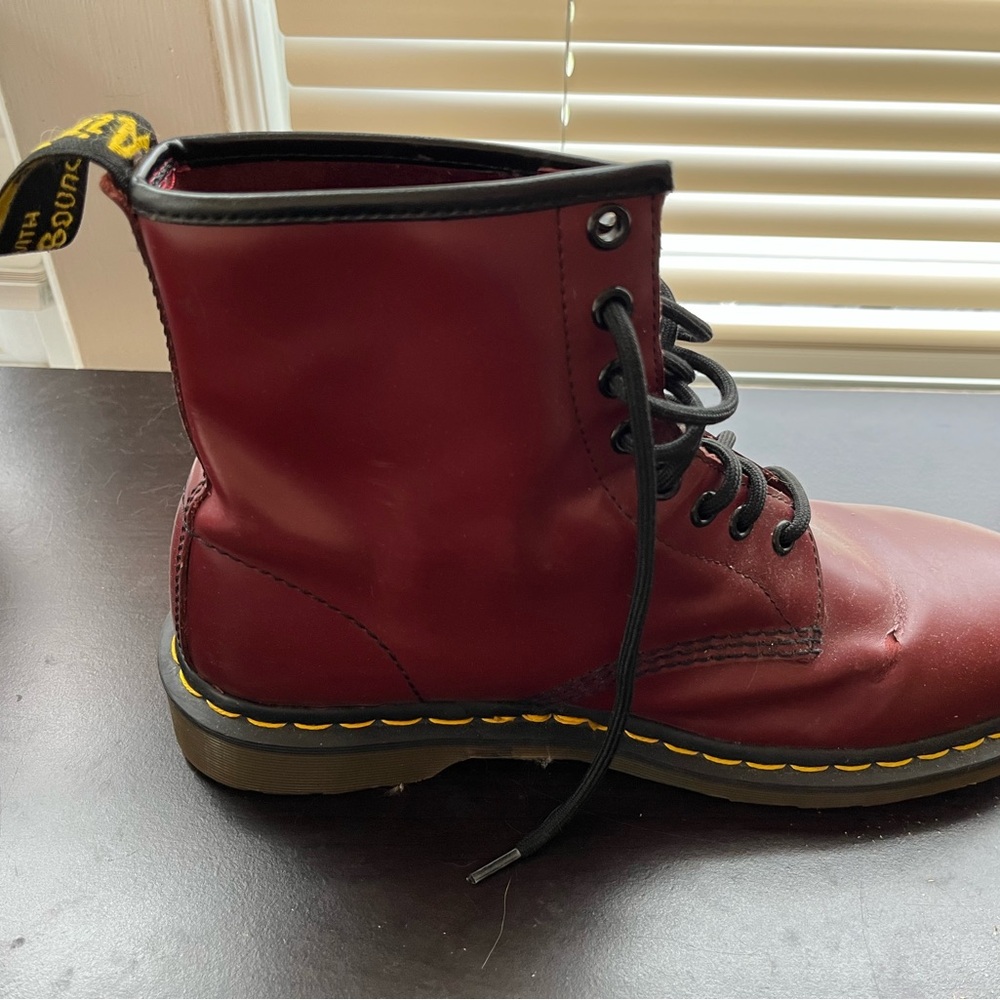 Dr. martins boots men’s US9 EU42 - Picture 2 of 9